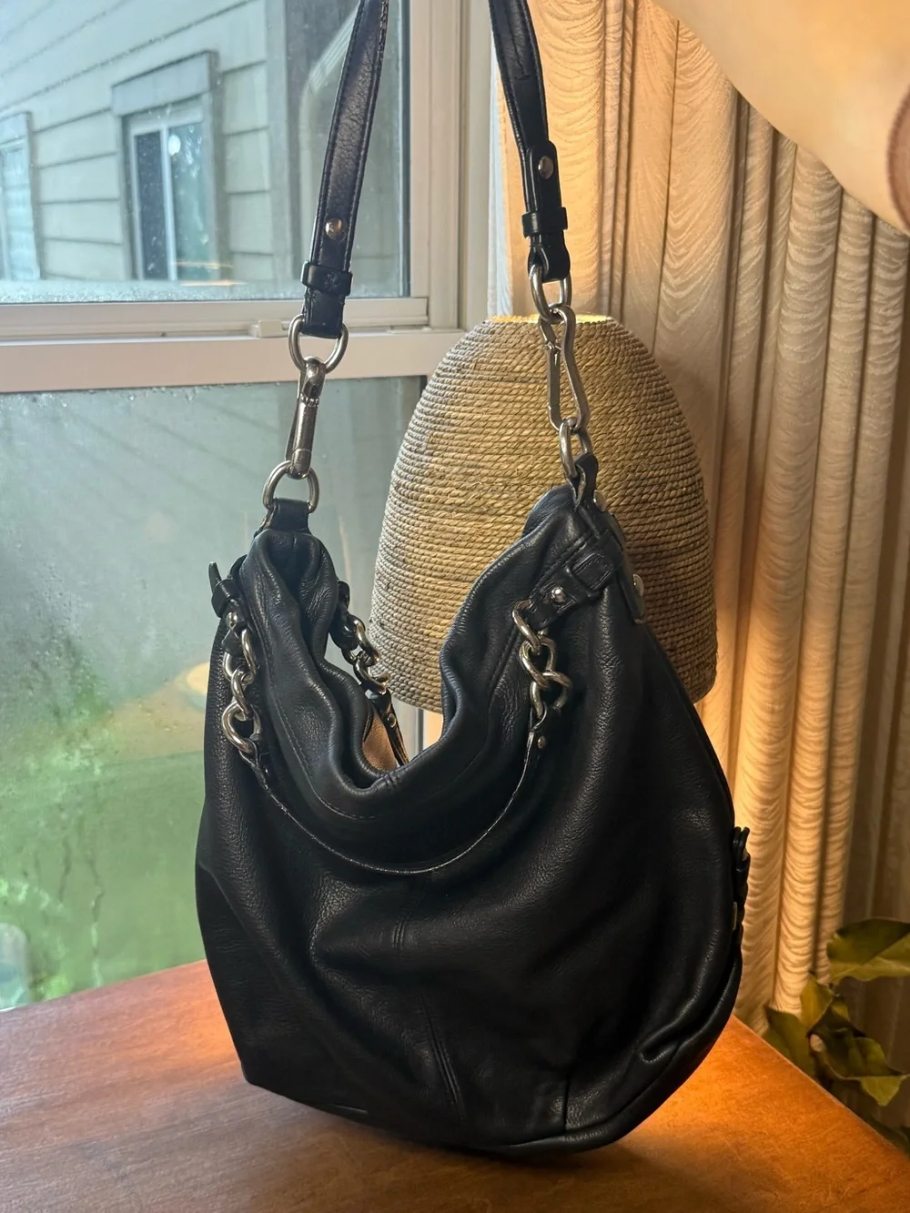 Coach Brook Black Pebbled Leather Hobo Handbag Shoulder Bag purple Lining
